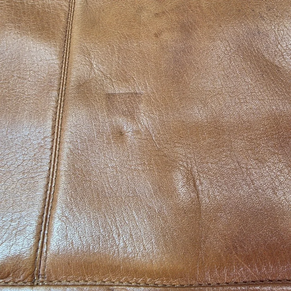 Vintage Wilsons Tan Leather Messenger Bag Flap Crossbody Adjustable Strap